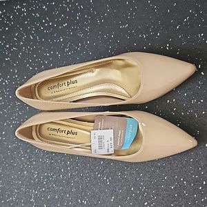 Comfort Plus by Predictions size 5 tan pointy toe tan pumps